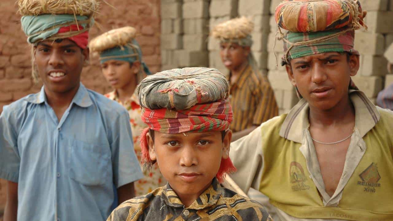 World Day Against Child Labour 2026: ಮಕ್ಕಳ ಸುಂದರ ಬಾಲ್ಯ, ಉಜ್ವಲ ಭವಿಷ್ಯವನ್ನು ಕಸಿಯುತ್ತಿದೆ ಬಾಲ ಕಾರ್ಮಿಕ ಪದ್ಧತಿ World Day Against Child Labour 2026: ಮಕ್ಕಳ ಸುಂದರ ಬಾಲ್ಯ, ಉಜ್ವಲ ಭವಿಷ್ಯವನ್ನು ಕಸಿಯುತ್ತಿದೆ ಬಾಲ ಕಾರ್ಮಿಕ ಪದ್ಧತಿ