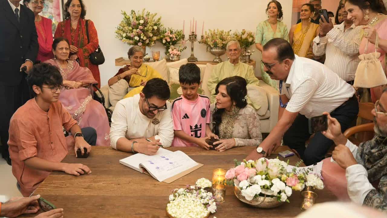 ಸರಳವಾಗಿ ನಡೆದ ಆಮಿರ್ ಖಾನ್ ಮೂರನೇ ಮದುವೆ, ಅತಿಥಿಗಳು ಯಾರ್ಯಾರು? ಸರಳವಾಗಿ ನಡೆದ ಆಮಿರ್ ಖಾನ್ ಮೂರನೇ ಮದುವೆ, ಅತಿಥಿಗಳು ಯಾರ್ಯಾರು?
