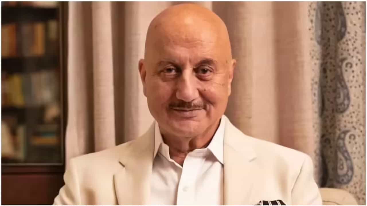 ‘ರಾಮ ಮಂದಿರದ ಬಗ್ಗೆ ಮಾತನಾಡಿದ್ದನ್ನು ಸಹಿಸದೇ ಈ ರೀತಿ ಮಾಡಿದ್ದಾರೆ’; ಕಿಡಿಕಾರಿದ ಅನುಪಮ್ ಖೇರ್ ‘ರಾಮ ಮಂದಿರದ ಬಗ್ಗೆ ಮಾತನಾಡಿದ್ದನ್ನು ಸಹಿಸದೇ ಈ ರೀತಿ ಮಾಡಿದ್ದಾರೆ’; ಕಿಡಿಕಾರಿದ ಅನುಪಮ್ ಖೇರ್