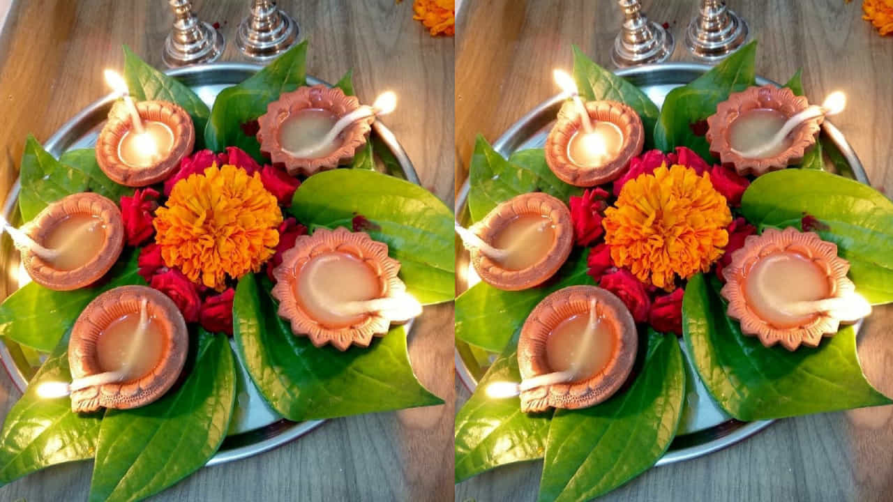 Spiritual Tips: ಲಕ್ಷ್ಮಿಯ ಕೃಪೆ, ಆರ್ಥಿಕ ಸ್ಥಿರತೆಗಾಗಿ ವೀಳ್ಯದೆಲೆಯ ಮೇಲೆ ದೀಪ ಬೆಳಗಿಸಿ; ಶಾಸ್ತ್ರೋಕ್ತ ವಿಧಾನ ಇಲ್ಲಿದೆ Spiritual Tips: ಲಕ್ಷ್ಮಿಯ ಕೃಪೆ, ಆರ್ಥಿಕ ಸ್ಥಿರತೆಗಾಗಿ ವೀಳ್ಯದೆಲೆಯ ಮೇಲೆ ದೀಪ ಬೆಳಗಿಸಿ; ಶಾಸ್ತ್ರೋಕ್ತ ವಿಧಾನ ಇಲ್ಲಿದೆ