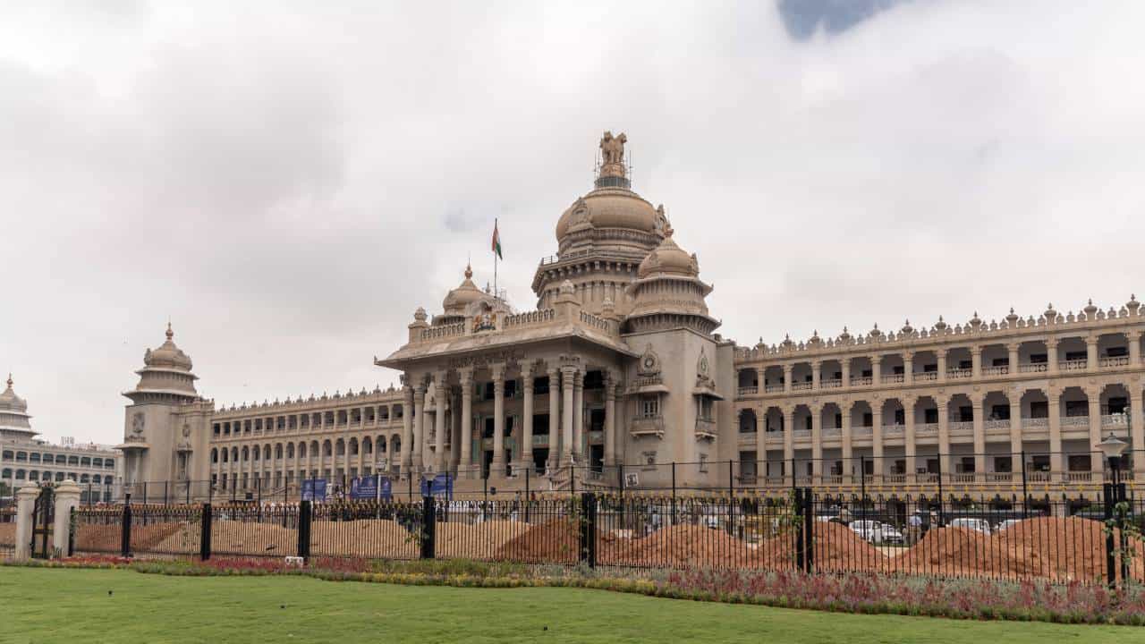 ಅಲ್ಪಸಂಖ್ಯಾತ ವಿದ್ಯಾರ್ಥಿಗಳಿಗೆ ಗುಡ್ ನ್ಯೂಸ್: ಸಮವಸ್ತ್ರ, ಶೂ ನೀಡಲು ಕ್ಯಾಬಿನೆಟ್​ ಅಸ್ತು