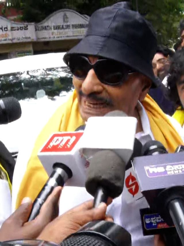 ಜೈಲಿಗೆ ಹಾಕ್ತೀರಾ? ಹಾಕಿ: ಗುಡುಗಿದ ವಾಟಾಳ್