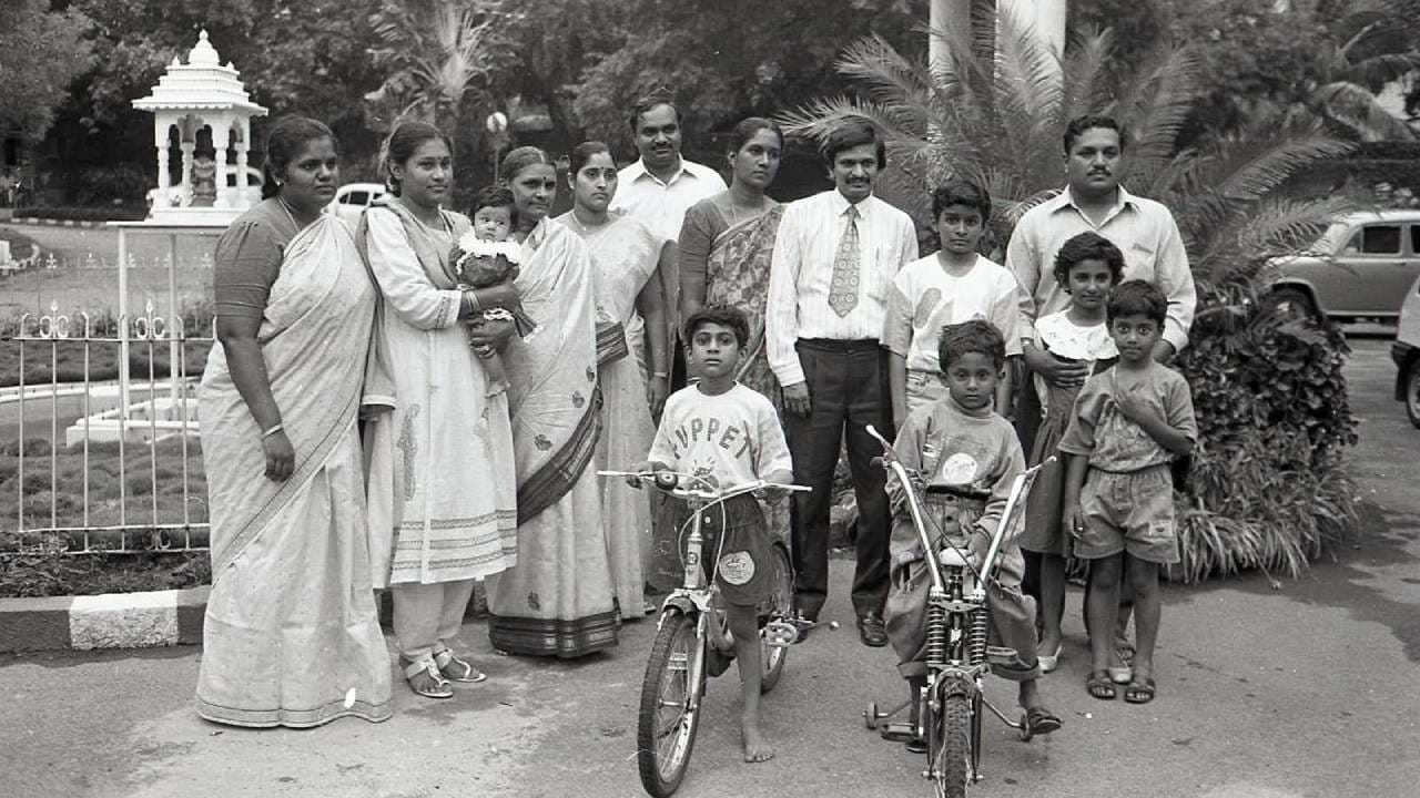 ಸದಾ ಕಾಲ ಎಲ್ಲರ ಅಕ್ಕರೆಯ ಅಮ್ಮನಾಗಿ, ಪ್ರೀತಿಯ ಅಕ್ಕನಾಗಿ, ತವರಿನ ಪಾಲಿಗೂ ಆಸರೆಯ ಮೂರ್ತಿಯಾಗಿ ಹೀಗೆ ಇಡೀ ಕುಟುಂಬದ ಆಸ್ತಿಯಾಗಿ ಕೈಯಾರೆ ಆರೈಕೆ ಮಾಡಿದ ಹೆಗ್ಗಳಿಗೆ ಚೆನ್ನಮ್ಮ ಅವರದ್ದು. (ಚಿತ್ರ ಕೃಪೆ: Dinesh Hirisave Basavaiah)