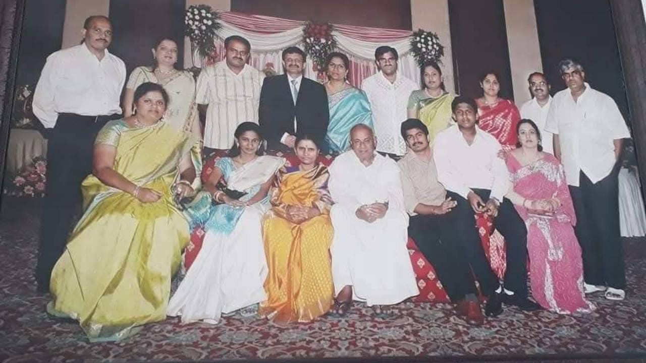 ಹಾಸನ ಜಿಲ್ಲೆ ಹೊಳೆನರಸೀಪುರ ತಾಲೂಕಿನ ಮುತ್ತಿಗೆ ಹಿರೇಹಳ್ಳಿಯಲ್ಲಿ 1941 ರಲ್ಲಿ ಜನಿಸಿದ್ದ ಚೆನ್ನಮ್ಮ, 1954 ರಲ್ಲಿ ದೇವೇಗೌಡರ ಜತೆ ವಿವಾಹವಾಗಿದ್ದರು. ಮಾಜಿ ಸಿಎಂ ಹೆಚ್ಡಿ ಕುಮಾರಸ್ವಾಮಿ, ಮಾಜಿ ಸಚಿವ ಹೆಚ್ಡಿ ರೇವಣ್ಣ ಸೇರಿದಂತೆ ಚೆನ್ನಮ್ಮ ಅವರಿಗೆ ನಾಲ್ವರು ಗಂಡು ಮಕ್ಕಳು, ಇಬ್ಬರು ಪುತ್ರಿಯವರು. (ಚಿತ್ರ ಕೃಪೆ: Dinesh Hirisave Basavaiah)