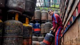 LPG Cylinder Price: ವಾಣಿಜ್ಯ ಸಿಲಿಂಡರ್ ದರದಲ್ಲಿ 183.50 ರೂ ಇಳಿಕೆ!