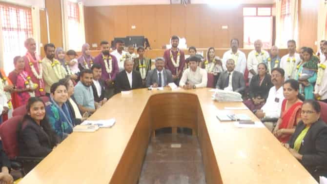 ಧಾರವಾಡ: ಕೋರ್ಟ್ ಮೆಟ್ಟಿಲೇರಿದ್ದ 15 ದಂಪತಿ ಮತ್ತೆ ಒಂದಾದ ಕ್ಷಣ