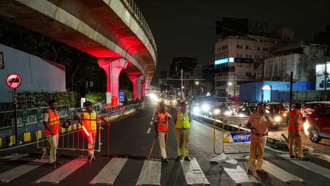 ಚಾಕು ತೋರಿಸಿ ಬಂಗಾಳ ಕಾರ್ಮಿಕರ ದರೋಡೆ: ಮೊಬೈಲ್, ನಗದು ದೋಚಿ ಎಸ್ಕೇಪ್​​