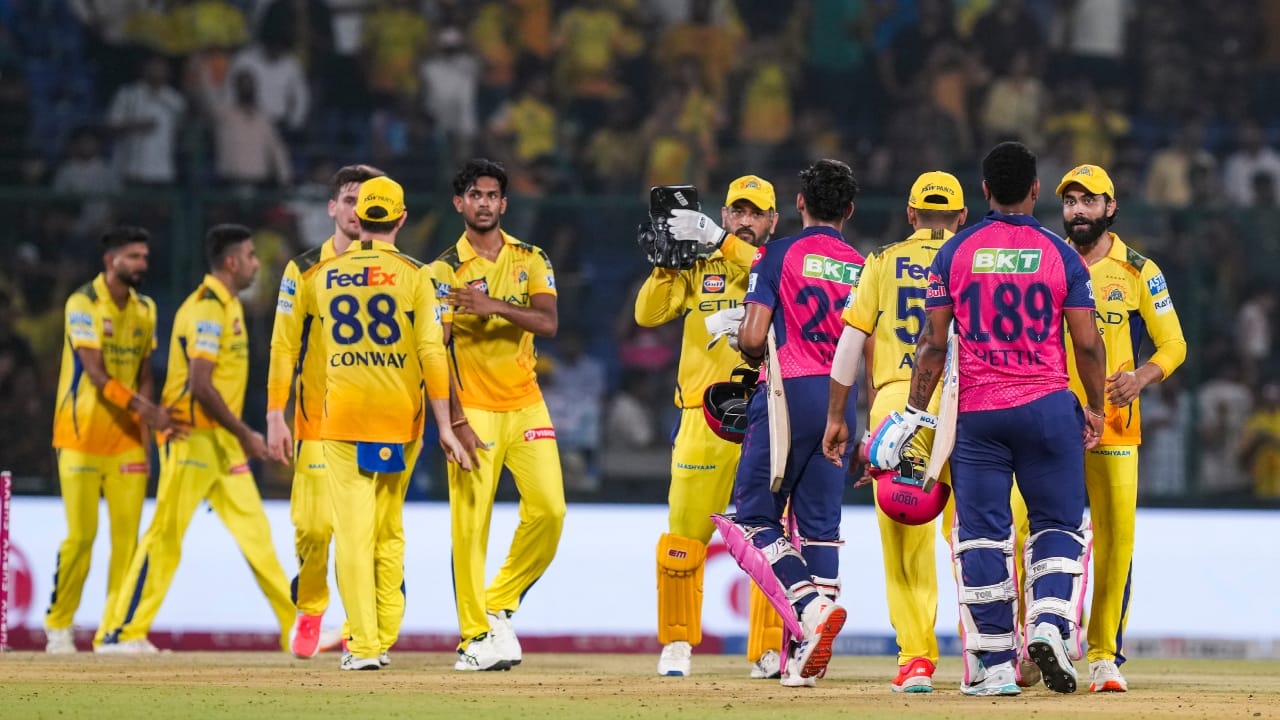 ಐದು ಬಾರಿಯ ಚೆನ್ನೈ ಸೂಪರ್ ಕಿಂಗ್ಸ್ ಕಳೆದ ಕೆಲವು ಆವೃತ್ತಿಗಳಿಂದ ತೀರ ಕಳಪೆ ಪ್ರದರ್ಶನ ನೀಡುತ್ತಿದೆ. ಆದಾಗ್ಯೂ ಸಿಎಸ್ಕೆ ತಂಡದ ಬ್ರಾಂಡ್ ಮೌಲ್ಯ ಶೇ. 3.8% ರಷ್ಟು ಹೆಚ್ಚಳವಾಗಿದೆ. ಅಂದರೆ ಸಿಎಸ್ಕೆ ತಂಡದ ಪ್ರಸ್ತುತ ಬ್ರಾಂಡ್ ಮೌಲ್ಯ 244 ಮಿಲಿಯನ್ ಆಗಿದೆ. ಸಿಎಸ್ಕೆ ಬ್ರಾಂಡ್ ಮೌಲ್ಯ ಗಣನೀಯವಾಗಿ ಏರಿಕೆಯಾಗದಿರಲು ತಂಡದ ಕಳಪೆ ಪ್ರದರ್ಶನದ ಜೊತೆಗೆ ಧೋನಿಯ ಅನುಪಸ್ಥಿತಿಯೂ ಪ್ರಮುಖ ಕಾರಣವಾಗಿದೆ(PC-PTI).