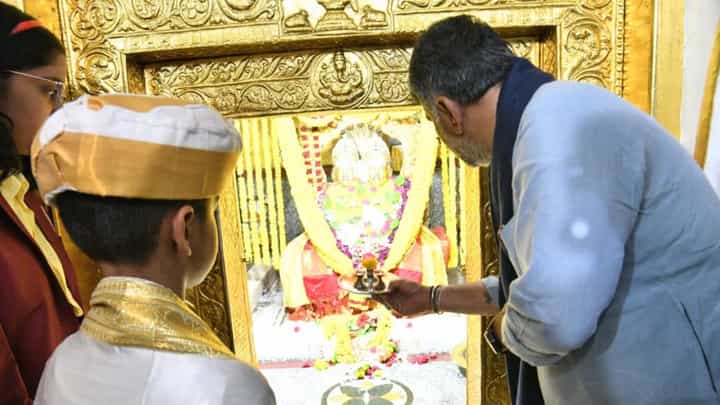 ಕಲಬುರಗಿಯ ಶರಣಬಸವೇಶ್ವರ ದೇವಸ್ಥಾನಕ್ಕೆ ಸಿಎಂ ಡಿಕೆ ಶಿವಕುಮಾರ್ ಭೇಟಿ, ವಿಶೇಷ ಪೂಜೆ ಸಲ್ಲಿಕೆ ಕಲಬುರಗಿಯ ಶರಣಬಸವೇಶ್ವರ ದೇವಸ್ಥಾನಕ್ಕೆ ಸಿಎಂ ಡಿಕೆ ಶಿವಕುಮಾರ್ ಭೇಟಿ, ವಿಶೇಷ ಪೂಜೆ ಸಲ್ಲಿಕೆ