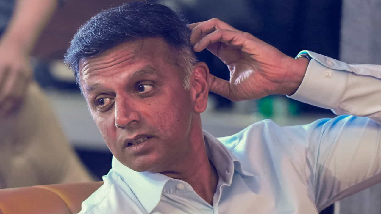 ಟೀಂ ಇಂಡಿಯಾ ಹಾಗೂ ಐಪಿಎಲ್ನಿಂದ ದೂರ ಸರಿದ ಬಳಿಕ ಮಾಜಿ ಕ್ರಿಕೆಟಿಗ ರಾಹುಲ್ ದ್ರಾವಿಡ್ ಹೊಸ ಇನ್ನಿಂಗ್ಸ್ ಆರಂಭಿಸಿರುವುದು ಎಲ್ಲರಿಗೂ ಗೊತ್ತಿರುವ ಸಂಗತಿಯೆ. ಆಟಗಾರನಾಗಿ ಯಶಸ್ವಿಯಾಗಿದ್ದ ರಾಹುಲ್ ಇದೀಗ ತಂಡವೊಂದನ್ನು ಖರೀದಿಸಿ, ಆ ತಂಡವನ್ನು ಚಾಂಪಿಯನ್ ಮಾಡಲು ಹೊರಟಿದ್ದಾರೆ.
