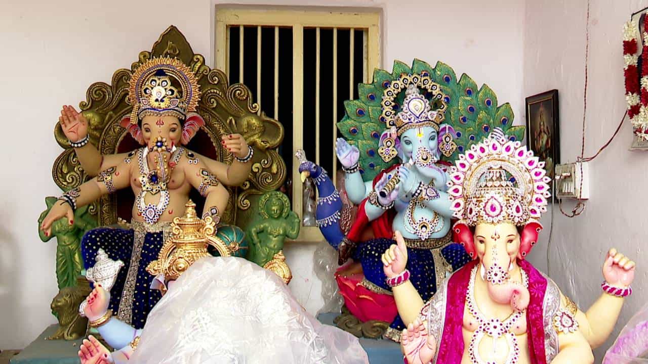 ಬೆಂಗಳೂರಿಗೆ ಪಿಒಪಿ ಗಣೇಶ ಮೂರ್ತಿಗಳ ಎಂಟ್ರಿ: ಪ್ರಧಾನಿ ಮೋದಿ ಕರೆಗೂ ಇಲ್ಲ ಬೆಲೆ! ಬೆಂಗಳೂರಿಗೆ ಪಿಒಪಿ ಗಣೇಶ ಮೂರ್ತಿಗಳ ಎಂಟ್ರಿ: ಪ್ರಧಾನಿ ಮೋದಿ ಕರೆಗೂ ಇಲ್ಲ ಬೆಲೆ!