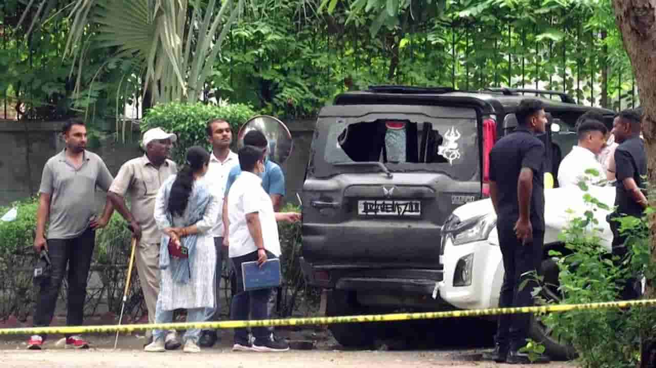Haryana Shootout: ಗುರುಗ್ರಾಮ್ನಲ್ಲಿ ಉದ್ಯಮಿ ಬಂಗಲೆ ಮೇಲೆ ಗುಂಡಿನ ಸುರಿಮಳೆ! ಪೊಲೀಸರ ಕೌಂಟರ್ ಅಟ್ಯಾಕ್ಗೆ ನಾಲ್ವರು ಬಲಿ