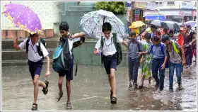 ಭಾರೀ ಮಳೆ ಮುನ್ಸೂಚನೆ: ಜು.2ರಂದು ಈ ಜಿಲ್ಲೆಯ ಶಾಲಾ-ಕಾಲೇಜುಗಳಿಗೆ ರಜೆ ಘೋಷಣೆ!