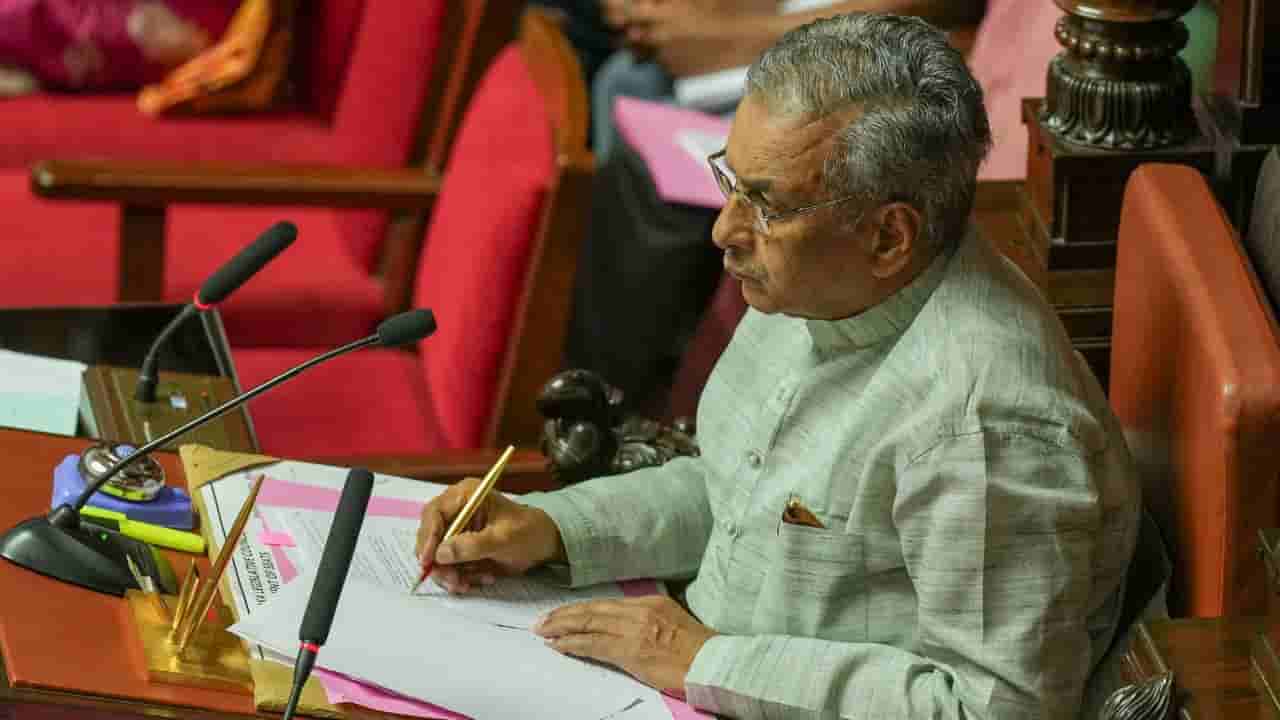 ಅಧಿವೇಶನ ಆರಂಭಕ್ಕೂ ಮುನ್ನವೇ ಜಟಾಪಟಿ: ಸಭಾಪತಿ ಹೊರಟ್ಟಿಗೆ ಶಾಕ್ ಕೊಡುತ್ತಾ ಕಾಂಗ್ರೆಸ್?