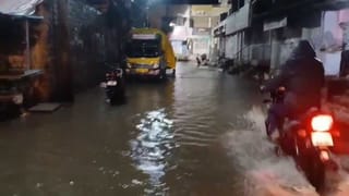 ಇಳಕಲ್‌ನಲ್ಲಿ ವರುಣನ ಅಬ್ಬರ: ಧಾರಾಕಾರ ಮಳೆಗೆ ರಸ್ತೆಗಳು ಜಲಾವೃತ!