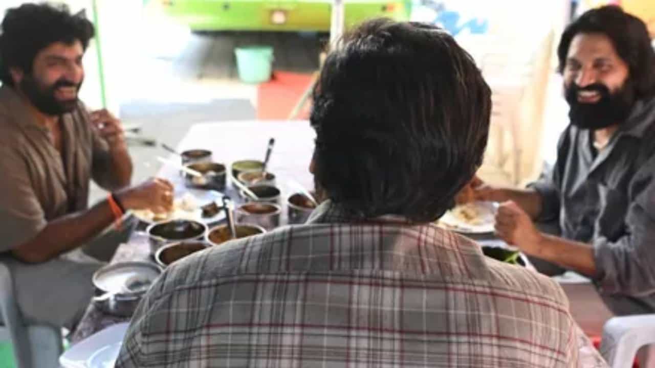 ಗಲಭೆ, ಗೊಂದಲ, ಭ್ರಷ್ಟಾಚಾರ: ತೆಲುಗು ಸಿನಿಮಾ ಡ್ಯಾನ್ಸರ್ಗಳ ಪ್ರತಿಭಟನೆ ಗಲಭೆ, ಗೊಂದಲ, ಭ್ರಷ್ಟಾಚಾರ: ತೆಲುಗು ಸಿನಿಮಾ ಡ್ಯಾನ್ಸರ್ಗಳ ಪ್ರತಿಭಟನೆ
