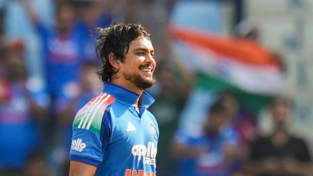 ಪ್ರಸ್ತುತ ಟಿ20 ಶ್ರೇಯಾಂಕದಲ್ಲಿ ಅಭಿಷೇಕ್ ಶರ್ಮಾ 3 ನೇ ಸ್ಥಾನಕ್ಕೆ ಕುಸಿದಿದ್ದಾರೆ. ಆದಾಗ್ಯೂ, ಟಿ20 ರ್ಯಾಂಕಿಂಗ್ನಲ್ಲಿ ಅತಿ ಹೆಚ್ಚು ರೇಟಿಂಗ್ ಪಾಯಿಂಟ್ಗಳನ್ನು ಪಡೆದ ದಾಖಲೆ ಅವರ ಹೆಸರಿನಲ್ಲೇ ಇದೆ. ಇಂಗ್ಲೆಂಡ್ನ ಡೇವಿಡ್ ಮಲನ್ ಈ ಪಟ್ಟಿಯಲ್ಲಿ 2 ನೇ ಸ್ಥಾನದಲ್ಲಿದ್ದರೆ, ಇಶಾನ್ ಕಿಶನ್ 3 ನೇ ಸ್ಥಾನದಲ್ಲಿದ್ದಾರೆ. ಗಮನಾರ್ಹವಾಗಿ, ನಾಲ್ಕು ಭಾರತೀಯ ಆಟಗಾರರು ಅಗ್ರ ಐದರಲ್ಲಿದ್ದಾರೆ, ಡೇವಿಡ್ ಮಲನ್ ಈ ಪಟ್ಟಿಯಲ್ಲಿರುವ ಏಕೈಕ ಭಾರತೀಯೇತರ ಆಟಗಾರ(PC-PTI).