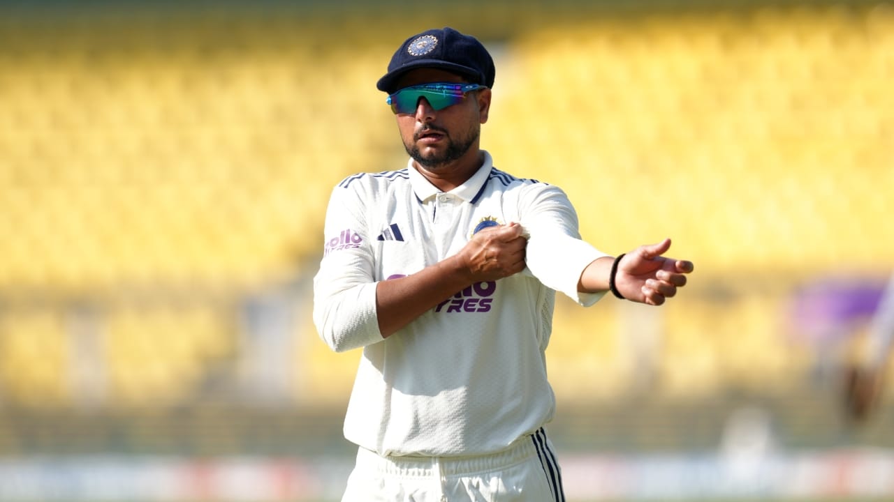 ಕುಲ್ದೀಪ್ ಯಾದವ್, ಜೋ ರೂಟ್ ಮತ್ತು ಜಾನಿ ಬೈರ್ಸ್ಟೋವ್ರಂತಹ ಸ್ಟಾರ್ ಇಂಗ್ಲಿಷ್ ಕ್ರಿಕೆಟಿಗರಿಗೆ ನೆಲೆಯಾಗಿರುವ ಯಾರ್ಕ್ಷೈರ್ ಕೌಂಟಿ ಕ್ರಿಕೆಟ್ ಕ್ಲಬ್ ಪರ ಆಡಲು ಸಜ್ಜಾಗಿದ್ದಾರೆ, ಮುಂದಿನ ಕೆಲವು ಪಂದ್ಯಗಳಲ್ಲಿ ಕುಲದೀಪ್ ಅವರನ್ನು ಆಡಿಸಲು ಯಾರ್ಕ್ಷೈರ್ ಕೌಂಟಿ ಒಪ್ಪಂದ ಮಾಡಿಕೊಂಡಿದೆ(PC-PTI).