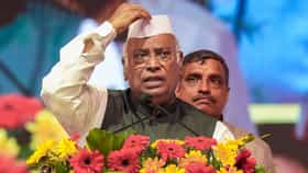 ಎಐಸಿಸಿ ಅಧ್ಯಕ್ಷ ಖರ್ಗೆಗೆ ಕೋರ್ಟ್​ನಿಂದ ಜಾಮೀನು ಸಹಿತ ವಾರಂಟ್