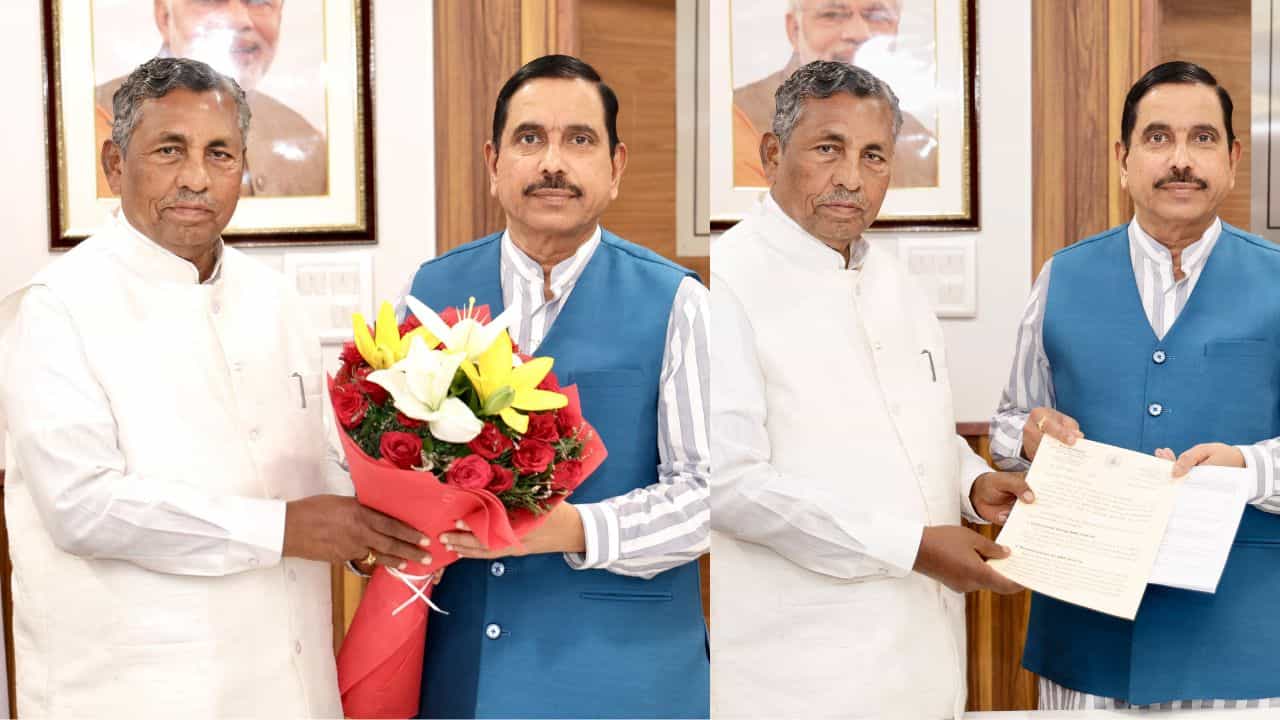 ಪ್ರಹ್ಲಾದ್​​ ಜೋಶಿ ಭೇಟಿಯಾದ ಕೆ.ಹೆಚ್​. ಮುನಿಯಪ್ಪ: ಎಂಎಸ್​​ಪಿ ಅನುದಾನದ ಬಾಕಿ ಮೊತ್ತ ಬಿಡುಗಡೆಗೆ ಕೇಂದ್ರ ಸಚಿವರಿಗೆ ಮನವಿ