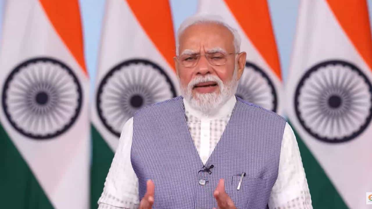Viksit Vibrant Village Programme 2026: ಯುವಜನರು ಆತ್ಮವಿಶ್ವಾಸದಿಂದ ಬೆಳೆಯುವುದು ಗುರಿ- ವೈಬ್ರೆಂಟ್ ವಿಲೇಜ್ ಅಭಿಯಾನದಲ್ಲಿ ಮೋದಿ ಮಾತು Viksit Vibrant Village Programme 2026: ಯುವಜನರು ಆತ್ಮವಿಶ್ವಾಸದಿಂದ ಬೆಳೆಯುವುದು ಗುರಿ- ವೈಬ್ರೆಂಟ್ ವಿಲೇಜ್ ಅಭಿಯಾನದಲ್ಲಿ ಮೋದಿ ಮಾತು