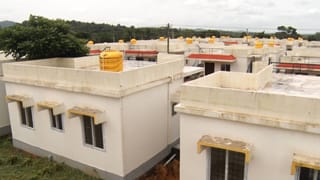 ಮನೆ ಸಿಕ್ಕರೂ ಬೆಳಕಿಲ್ಲ! ಕೊಡಗಿನಲ್ಲಿ ಪ್ರವಾಹ ಸಂತ್ರಸ್ತರಿಗೆ ಕತ್ತಲ ಭಾಗ್ಯ