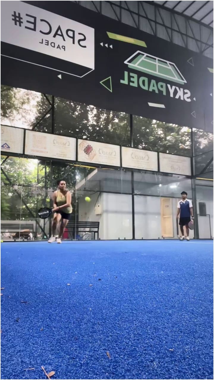ಪ್ಯಾಡಲ್ ಟೆನ್ನಿಸ್ ಆಡಿದ ಪಾರ್ವತಿ ಮೆನನ್