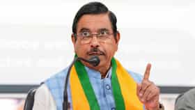 ಸರ್ಕಾರಿ ಶಾಲೆಗಳಲ್ಲಿ ಮಕ್ಕಳ ದಾಖಲಾತಿ ಇಳಿಮುಖ: ಪ್ರಲ್ಹಾದ ಜೋಶಿ ಕಿಡಿ