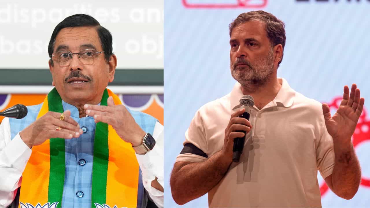 ಕೆಪಿಎಸ್ಸಿ ಕರ್ಮಕಾಂಡ ಬಗ್ಗೆ ರಾಹುಲ್ ಗಾಂಧಿ ಮೌನ ಯಾಕೆ?: ಕಾಂಗ್ರೆಸಿಗರ ವಿರುದ್ಧ ಕೇಂದ್ರ ಸಚಿವ ಪ್ರಲ್ಹಾದ ಜೋಶಿ ಕಿಡಿ