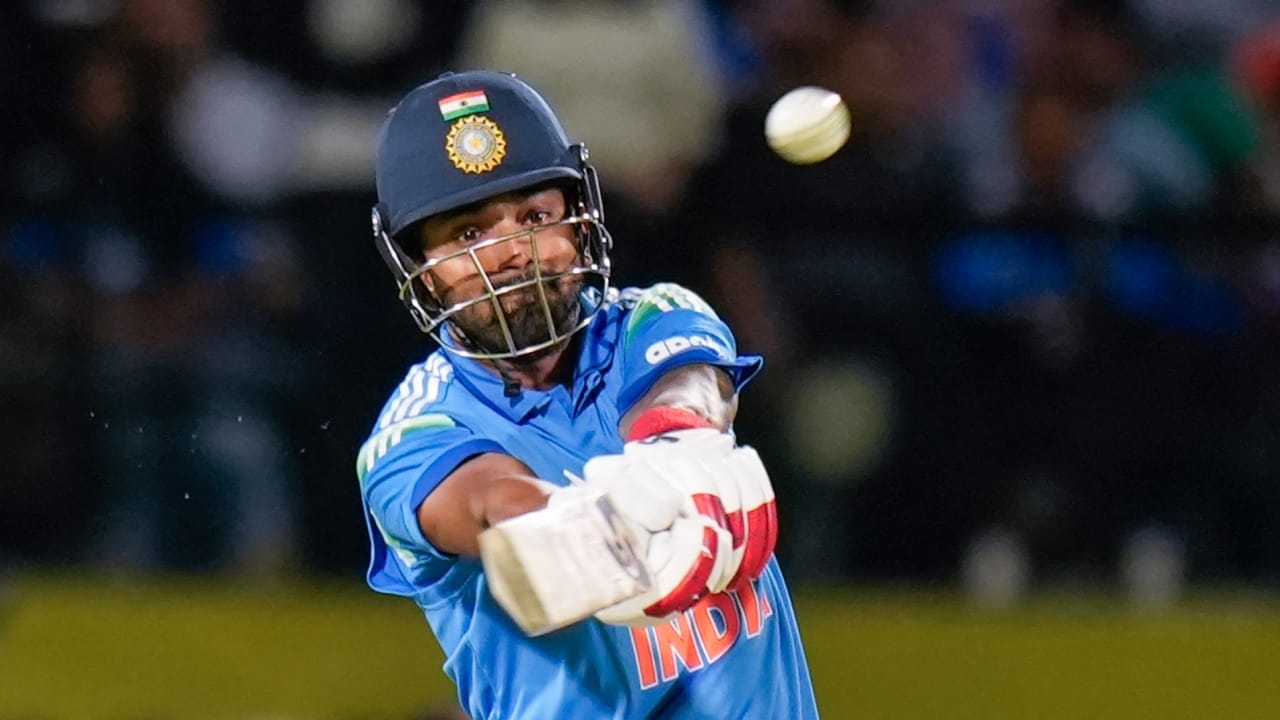 ಹಾಗೆಯೇ ಏಕದಿನ ಮಾದರಿಯಲ್ಲಿ ಆಡಿರುವ 98 ಪಂದ್ಯಗಳಲ್ಲಿ 49.44 ರ ಸರಾಸರಿಯಲ್ಲಿ 3412 ರನ್ ಗಳಿಸಿದ್ದಾರೆ, ಇದರಲ್ಲಿ 8 ಶತಕಗಳು ಮತ್ತು 20 ಅರ್ಧಶತಕಗಳು ಸೇರಿವೆ. ರಾಹುಲ್ 72 ಟಿ20 ಅಂತರರಾಷ್ಟ್ರೀಯ ಪಂದ್ಯಗಳಲ್ಲಿ 2 ಶತಕಗಳು ಮತ್ತು 22 ಅರ್ಧಶತಕಗಳು ಸೇರಿದಂತೆ 2265 ರನ್ ಗಳಿಸಿದ್ದಾರೆ(PC-PTI).
