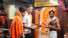 ಕೊಪ್ಪಳದ ಅಂಜನಾದ್ರಿ ದೇಗುಲಕ್ಕೆ ಭಾರತೀಯ ಕ್ರಿಕೆಟ್ ತಂಡದ ಮಾಜಿ ಆಟಗಾರ ರಾಹುಲ್​​ ದ್ರಾವಿಡ್​​ ದಂಪತಿ ಭೇಟಿ