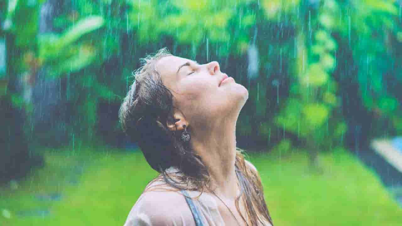 Monsoon Hair Care Tips: ಮಳೆಯಲ್ಲಿ ನೆನೆದರೆ ಕೂದಲು ಉದುರುತ್ತದೆಯೇ? ಚರ್ಮರೋಗ ತಜ್ಞರು ಹೇಳುವುದೇನು?