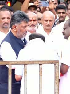 ಚೆನ್ನಮ್ಮಗೆ ಸಿಎಂ ಡಿ.ಕೆ. ಶಿವಕುಮಾರ್ ಅಂತಿಮ ನಮನ