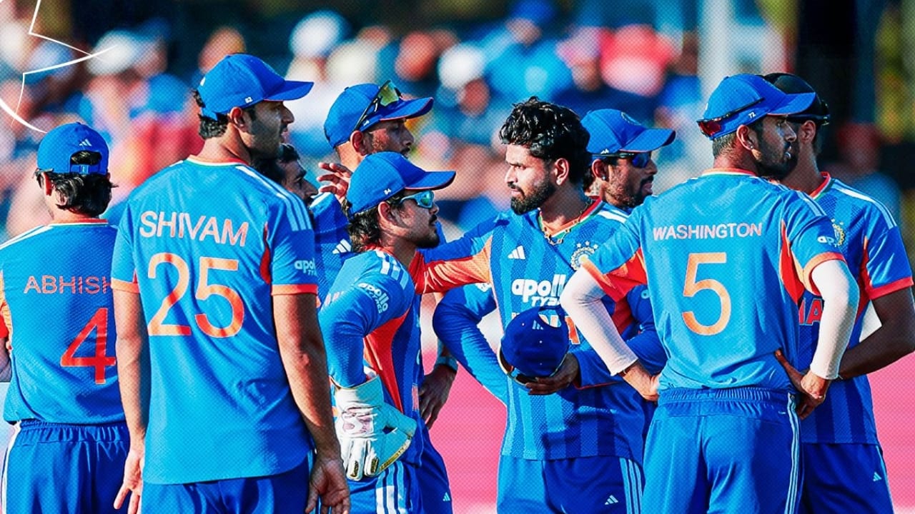 ಇಂಗ್ಲೆಂಡ್ ವಿರುದ್ಧದ ಐದು ಪಂದ್ಯಗಳಲ್ಲಿಯೂ ಅಯ್ಯರ್ ಟಾಸ್ ಗೆದ್ದರು. ಮೊದಲ ಟಿ20ಪಂದ್ಯದಲ್ಲಿ ಭಾರತ ಟಾಸ್ ಗೆದ್ದು ಬ್ಯಾಟಿಂಗ್ ಆಯ್ಕೆ ಮಾಡಿಕೊಂಡು 189 ರನ್ ಗಳಿಸಿತು. ಆದಾಗ್ಯೂ, ಚೆಸ್ಟರ್-ಲೆ-ಸ್ಟ್ರೀಟ್ನಲ್ಲಿ ನಡೆದ ಭಾರೀ ಮಳೆಯಿಂದಾಗಿ, ಇಂಗ್ಲೆಂಡ್ ಇನ್ನಿಂಗ್ಸ್ ಆರಂಭವಾಗುವ ಮೊದಲೇ ಪಂದ್ಯವನ್ನು ರದ್ದುಗೊಳಿಸಲಾಯಿತು. ನಂತರ, ಮ್ಯಾಂಚೆಸ್ಟರ್ನಲ್ಲಿ ನಡೆದ ಎರಡನೇ ಪಂದ್ಯದಲ್ಲಿ, ಮೊದಲು ಬ್ಯಾಟ್ ಮಾಡಿದ ಭಾರತ 190 ರನ್ ಗಳಿಸಿತು, ಆದರೆ ಇಂಗ್ಲೆಂಡ್ ಒಂದು ಓವರ್ ಬಾಕಿ ಇರುವಾಗಲೇ 4 ವಿಕೆಟ್ಗಳಿಂದ ಗೆದ್ದಿತು (PC-BCCI).
