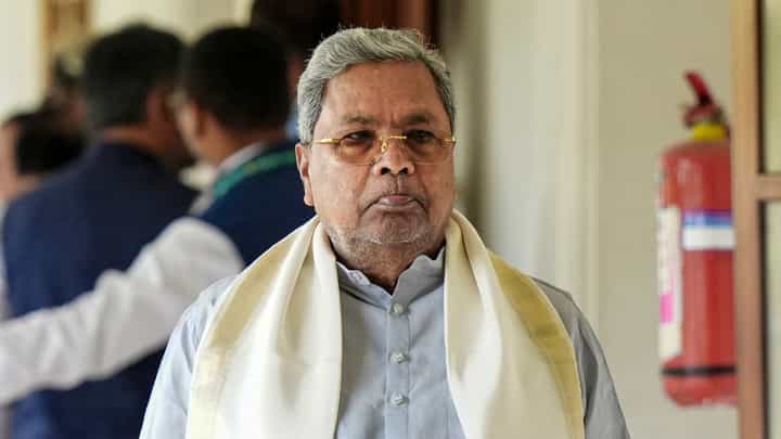 ಸಿದ್ದರಾಮಯ್ಯ ಮೇಲೆ ಅಹಿಂದ ಶಾಸಕರ ಅಸಮಾಧಾನ, ಅಷ್ಟಕ್ಕೂ ಆಗಿದ್ದೇನು? ಸಿದ್ದರಾಮಯ್ಯ ಮೇಲೆ ಅಹಿಂದ ಶಾಸಕರ ಅಸಮಾಧಾನ, ಅಷ್ಟಕ್ಕೂ ಆಗಿದ್ದೇನು?
