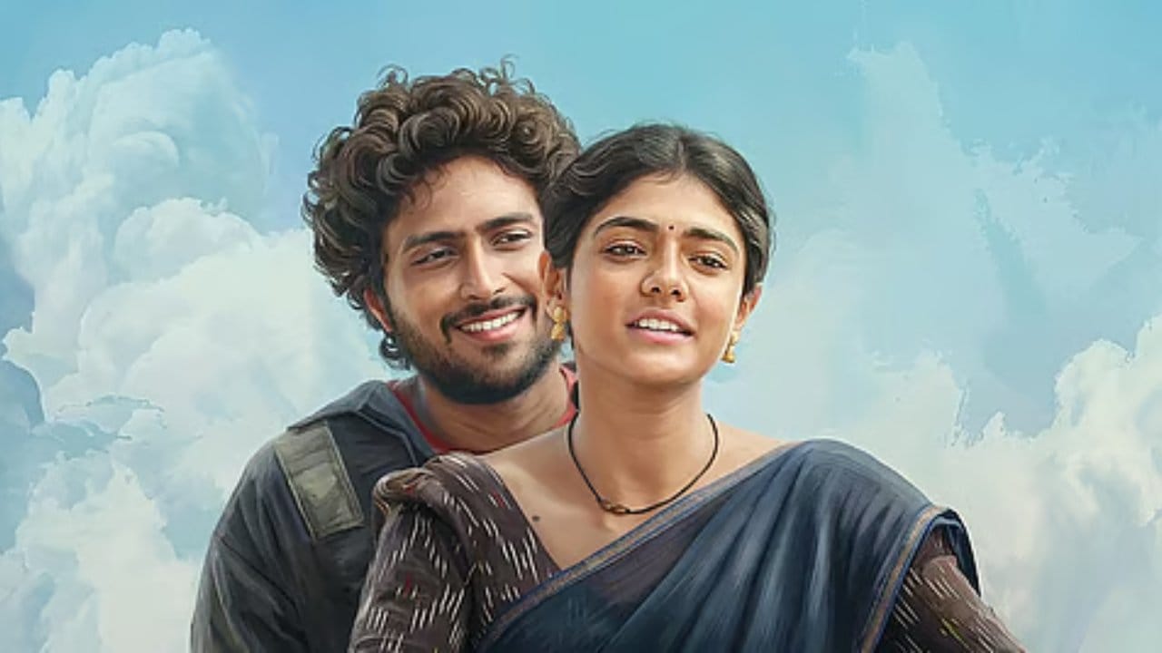 ಭಾರತ ಚಿತ್ರರಂಗದ ಲಿಜೆಂಡರಿ ನಿರ್ದೇಶಕ ಸಿಂಗೀತಂ ಶ್ರೀನಿವಾಸ್ ತಮ್ಮ 93ನೇ ವಯಸ್ಸಿನಲ್ಲಿ ನಿರ್ದೇಶನ ಮಾಡಿರುವ ‘ಸಿಂಗ ಗೀತಂ’ ಸಿನಿಮಾ ಇತ್ತೀಚೆಗಷ್ಟೆ ಚಿತ್ರಮಂದಿರಗಳಲ್ಲಿ ರಿಲೀಸ್ ಆಗಿತ್ತು. ಸಿನಿಮಾಕ್ಕೆ ಸಾಧಾರಣ ಪ್ರತಿಕ್ರಿಯೆ ಸಹ ವ್ಯಕ್ತವಾಗಿತ್ತು. ಇದೀಗ ಈ ಸಿನಿಮಾ ಒಟಿಟಿಗೆ ಬಂದಿದೆ. ನೆಟ್ಫ್ಲಿಕ್ಸ್ನಲ್ಲಿ ಸಿನಿಮಾ ಅನ್ನು ನೋಡಬಹುದಾಗಿದೆ.