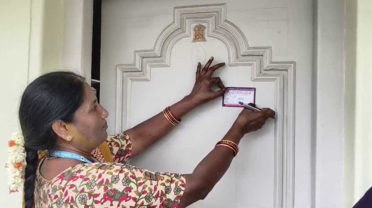 SIR ಪ್ರಕ್ರಿಯೆ ವೇಳೆ ಕರ್ತವ್ಯನಿರತ ಸಿಬ್ಬಂದಿಗೆ ನಿಂದನೆ, ಬೆದರಿಕೆ: FIR ದಾಖಲು! SIR ಪ್ರಕ್ರಿಯೆ ವೇಳೆ ಕರ್ತವ್ಯನಿರತ ಸಿಬ್ಬಂದಿಗೆ ನಿಂದನೆ, ಬೆದರಿಕೆ: FIR ದಾಖಲು!