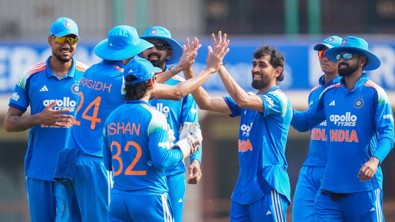 IND vs ENG: ಏಕದಿನ ಸರಣಿಯಿಂದ ಟೀಂ ಇಂಡಿಯಾದ ಸ್ಟಾರ್ ಪ್ಲೇಯರ್ ಔಟ್; ಬದಲಿಯಾಗಿ ಬಂದಿದ್ಯಾರು? IND vs ENG: ಏಕದಿನ ಸರಣಿಯಿಂದ ಟೀಂ ಇಂಡಿಯಾದ ಸ್ಟಾರ್ ಪ್ಲೇಯರ್ ಔಟ್; ಬದಲಿಯಾಗಿ ಬಂದಿದ್ಯಾರು?