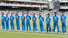 ಕಪ್ಪು ಪಟ್ಟಿ ಧರಿಸಿ ಕಣಕ್ಕಿಳಿದ ಭಾರತ- ಇಂಗ್ಲೆಂಡ್‌ ಆಟಗಾರರು