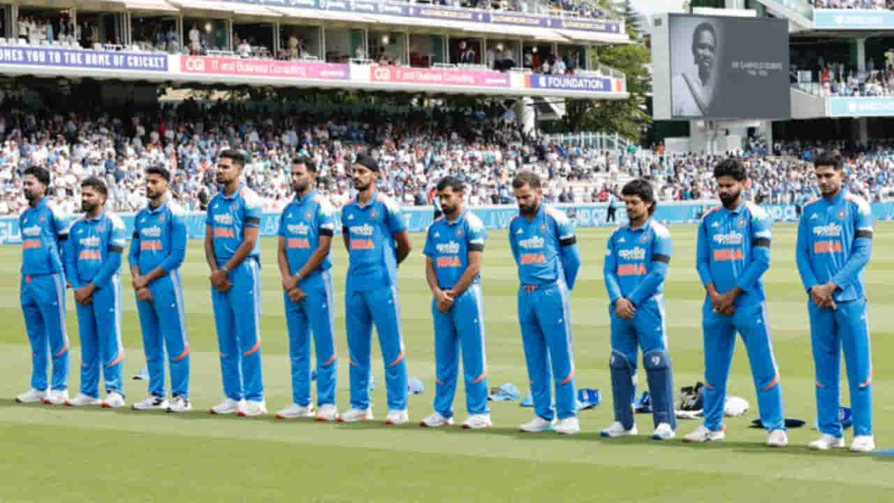 IND vs ENG: ಕಪ್ಪು ಪಟ್ಟಿ ಧರಿಸಿ ಕಣಕ್ಕಿಳಿದ ಭಾರತ- ಇಂಗ್ಲೆಂಡ್ ಆಟಗಾರರು
