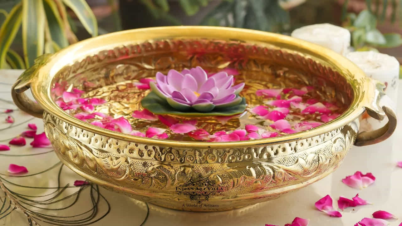 Vastu Tips: ಮನೆಯಲ್ಲಿ ಉರ್ಲಿ ಇಟ್ಟರೆ ಏನು ಪ್ರಯೋಜನ? ವಾಸ್ತು ಮತ್ತು ಜ್ಯೋತಿಷ್ಯಶಾಸ್ತ್ರ ಹೇಳುವುದೇನು? Vastu Tips: ಮನೆಯಲ್ಲಿ ಉರ್ಲಿ ಇಟ್ಟರೆ ಏನು ಪ್ರಯೋಜನ? ವಾಸ್ತು ಮತ್ತು ಜ್ಯೋತಿಷ್ಯಶಾಸ್ತ್ರ ಹೇಳುವುದೇನು?