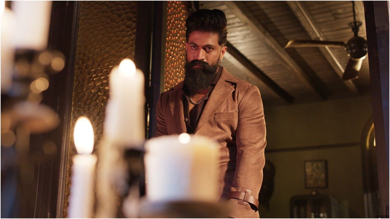 ‘ಟಾಕ್ಸಿಕ್’ ಚಿತ್ರದ ಎರಡನೇ ಮಧುರ ಪ್ರಣಯಗೀತೆ ‘ಮನಮೋಹಕ’ ಇಂದು ಅಧಿಕೃತವಾಗಿ ಬಿಡುಗಡೆಯಾಗಿದ್ದು, ಸಾಮಾಜಿಕ ಜಾಲತಾಣಗಳಲ್ಲಿ ಸಖತ್ ಟ್ರೆಂಡಿಂಗ್ ಸೃಷ್ಟಿಸುವ ಮೂಲಕ ಪ್ರೇಕ್ಷಕರಿಂದ ಭಾರಿ ಮೆಚ್ಚುಗೆಯನ್ನು ಪಡೆದುಕೊಳ್ಳುತ್ತಿದೆ.