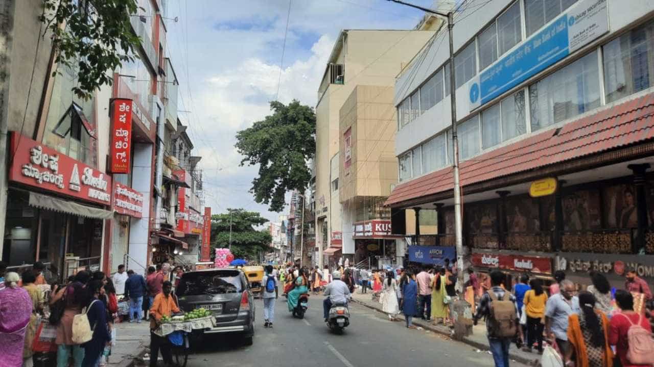 Bengaluru Air Quality: ಬೆಂಗಳೂರಿನಲ್ಲಿ ಸುಧಾರಿಸಿದ ಗಾಳಿ, ಇತರ ನಗರಗಳ ಸ್ಥಿತಿ ಹೇಗಿದೆ? Bengaluru Air Quality: ಬೆಂಗಳೂರಿನಲ್ಲಿ ಸುಧಾರಿಸಿದ ಗಾಳಿ, ಇತರ ನಗರಗಳ ಸ್ಥಿತಿ ಹೇಗಿದೆ?