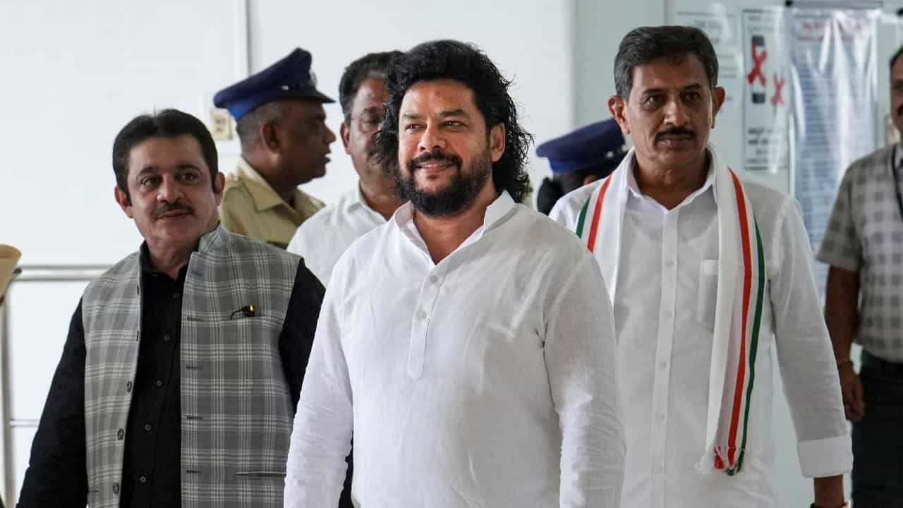 ಸಚಿವ ಬಿ.ನಾಗೇಂದ್ರ ರಾಜೀನಾಮೆಗೆ ಆಗ್ರಹಿಸಿ ಹೋರಾಟ ಮತ್ತಷ್ಟು ತೀವ್ರಗೊಳಿಸಲು ಮೈತ್ರಿಪಡೆ ಸಜ್ಜು ಸಚಿವ ಬಿ.ನಾಗೇಂದ್ರ ರಾಜೀನಾಮೆಗೆ ಆಗ್ರಹಿಸಿ ಹೋರಾಟ ಮತ್ತಷ್ಟು ತೀವ್ರಗೊಳಿಸಲು ಮೈತ್ರಿಪಡೆ ಸಜ್ಜು