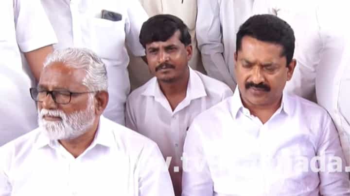ಗುಂಡೇಟಿಗೆ ಮೂವರು ಬಲಿ ಪ್ರಕರಣ: ಮೃತರ ಮನೆಗೆ ಬಿಜೆಪಿ ಸತ್ಯಶೋಧನಾ ಸಮಿತಿ ಭೇಟಿ; ಘಟನೆ ಬಗ್ಗೆ ಕುಟುಂಬಸ್ಥರ ಆಕ್ರೋಶ ಗುಂಡೇಟಿಗೆ ಮೂವರು ಬಲಿ ಪ್ರಕರಣ: ಮೃತರ ಮನೆಗೆ ಬಿಜೆಪಿ ಸತ್ಯಶೋಧನಾ ಸಮಿತಿ ಭೇಟಿ; ಘಟನೆ ಬಗ್ಗೆ ಕುಟುಂಬಸ್ಥರ ಆಕ್ರೋಶ