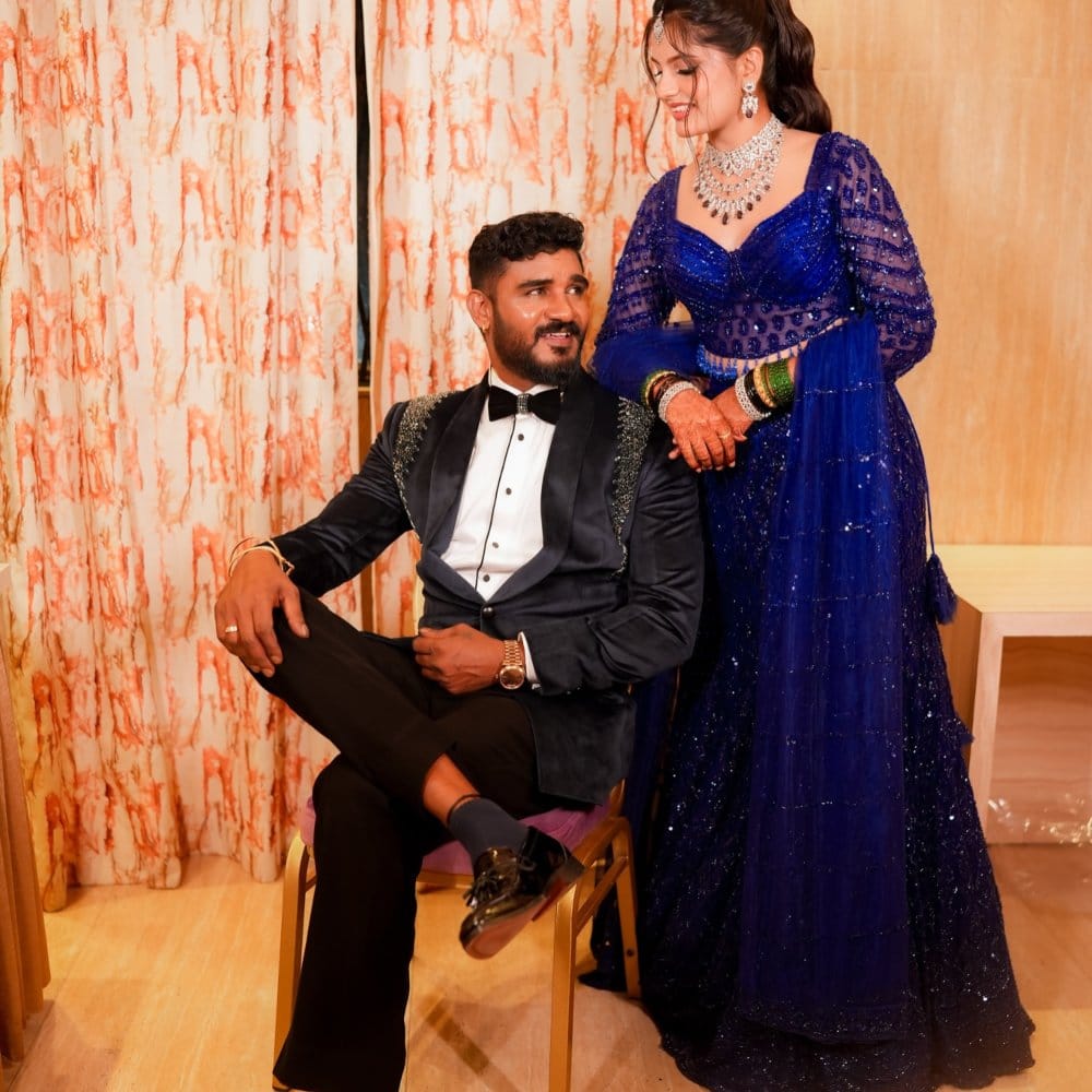 ಚಿಕ್ಕಣ್ಣ ಹಾಗೂ ಪಾವನಾ ಅವರ ಮದುವೆ ನಾಳೆ ಅಂದರೆ ಆಗಸ್ಟ್ 20ರಂದು ಮೈಸೂರಿನ ಸ್ಪೆಕ್ಟ್ರಾ ಕನ್ವೆನ್ಷನ್ ಸೆಂಟರ್ನಲ್ಲಿ ಅದ್ಧೂರಿಯಾಗಿ ನಡೆಯಲಿದೆ. ಈಗಾಗಲೇ ಹಲವು ಚಿತ್ರರಂಗದ ಗಣ್ಯರು ಮದುವೆಯಲ್ಲಿ ಭಾಗಿ ಆಗಿದ್ದಾರೆ.
