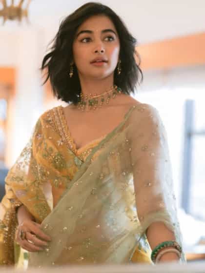 ಪೂಜಾ ಹೆಗ್ಡೆ ಧರಿಸಿರುವ ಈ ಸೀರೆಯ ಬೆಲೆ ಎಷ್ಟು ಲಕ್ಷ ಗೊತ್ತೆ?