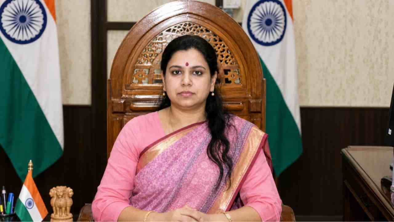 ಲಂಡನ್ ತೊರೆದು ಭಾರತಕ್ಕೆ ಬಂದು IAS ಆಗಿದ್ದ ದಿವ್ಯಾ ಮಿತ್ತಲ್ ದಿಢೀರ್ ರಾಜೀನಾಮೆ