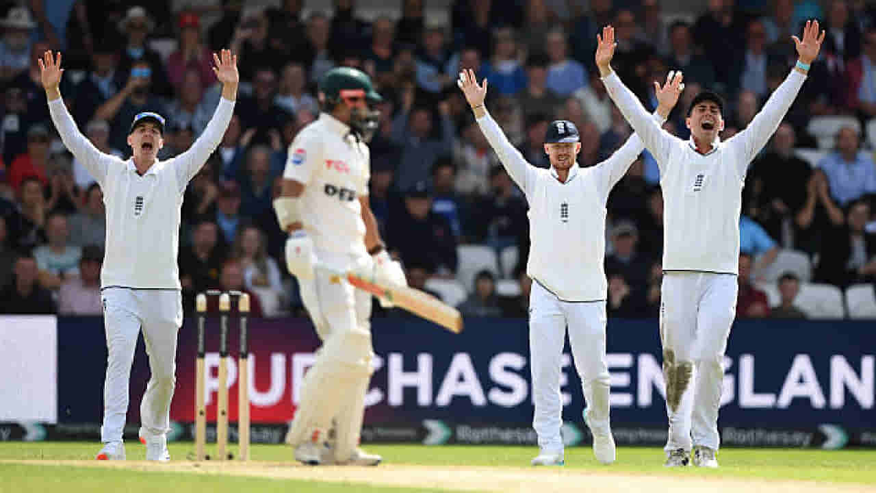 ಕೇವಲ 48.1 ಓವರ್ಗಳಲ್ಲಿ ಪಾಕಿಸ್ತಾನ್ ಆಲೌಟ್!