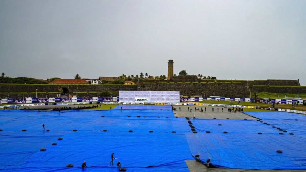IND vs SL: ಶೇ. 82 ರಷ್ಟು ಮಳೆ..! ಗಾಲೆ ಟೆಸ್ಟ್ ಮೊದಲ ದಿನದಾಟ ನಡೆಯುವುದು ಅನುಮಾನ IND vs SL: ಶೇ. 82 ರಷ್ಟು ಮಳೆ..! ಗಾಲೆ ಟೆಸ್ಟ್ ಮೊದಲ ದಿನದಾಟ ನಡೆಯುವುದು ಅನುಮಾನ